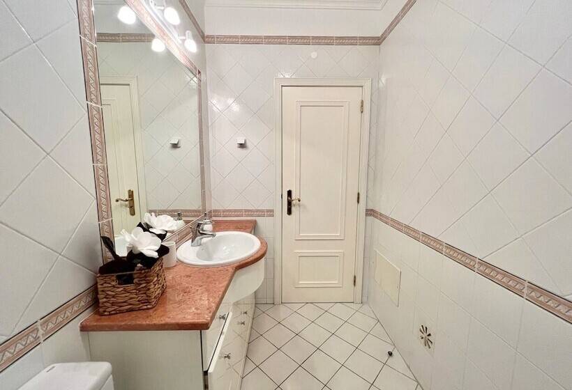 Vilamoura Central 2 With Pool By Homing