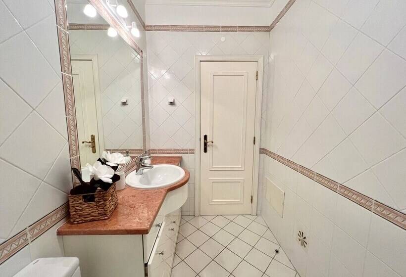 Vilamoura Central 2 With Pool By Homing