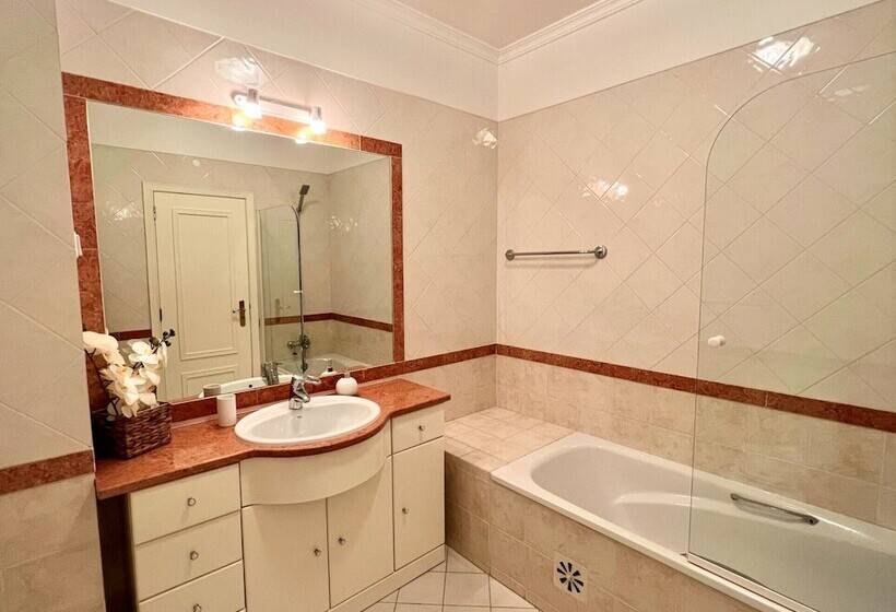 Vilamoura Central 2 With Pool By Homing