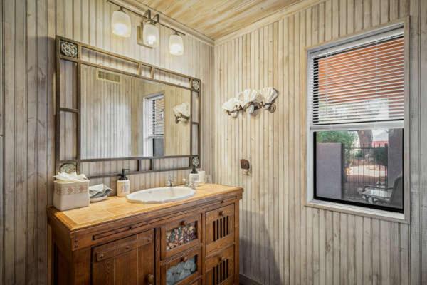 Общежитие Adobe Village Inn Rooms