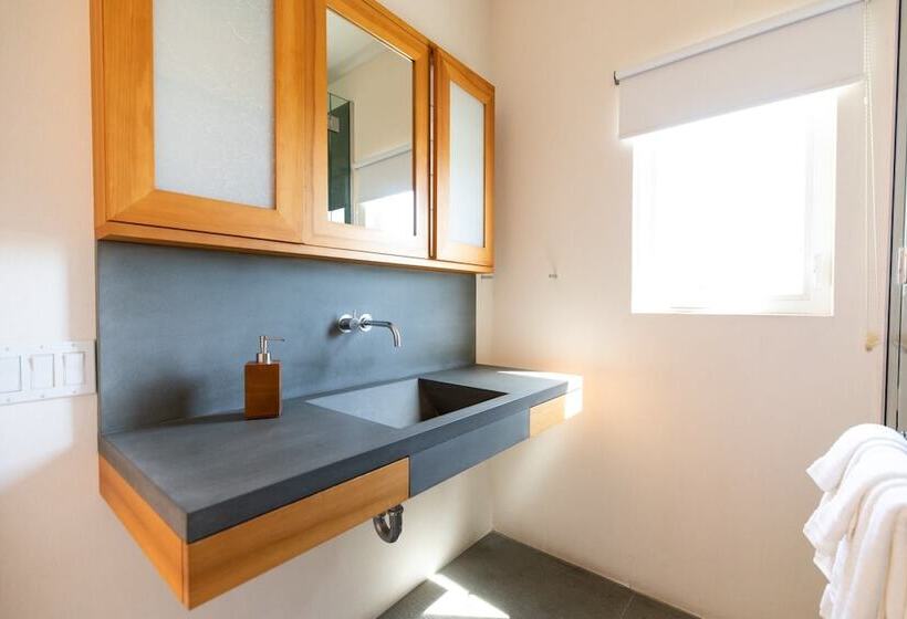 Beachcomber By Avantstay Elegant Modern Estate W Pool Hot Tub Outdoor Dining