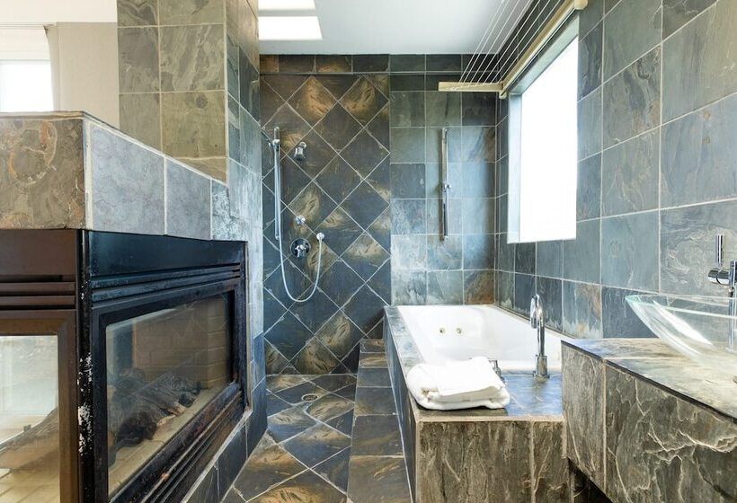 Beachcomber By Avantstay Elegant Modern Estate W Pool Hot Tub Outdoor Dining