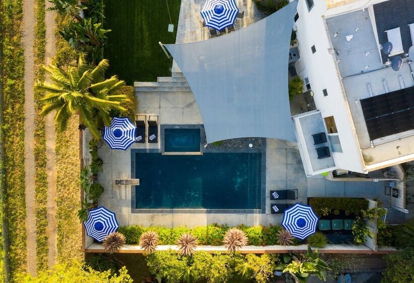 Beachcomber By Avantstay Elegant Modern Estate W Pool Hot Tub Outdoor Dining