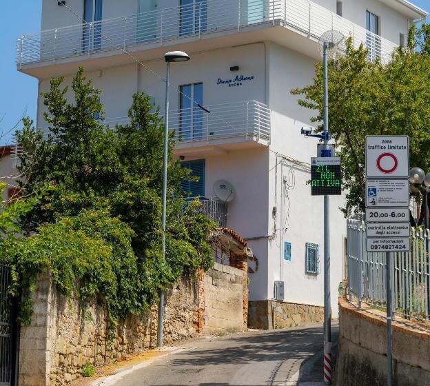 مبيت وإفطار Donna Adriana Rooms