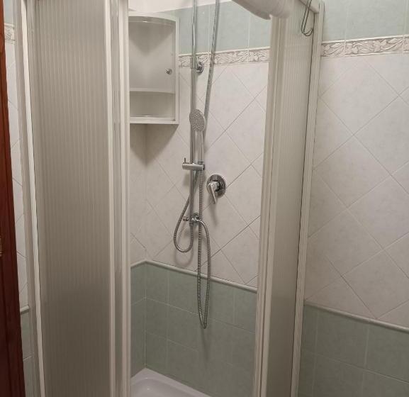 تختخواب و صبحانه Il Roseto