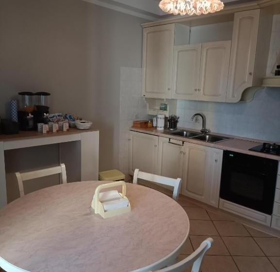 تختخواب و صبحانه Il Roseto