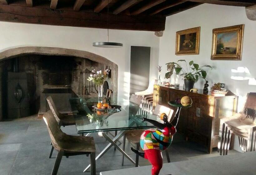 צימר Maison Du Chevalier Des Huttes   Table Et Chambres D Hôtes