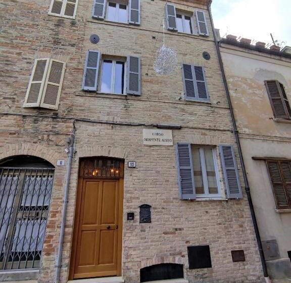 Bed and Breakfast Snake13