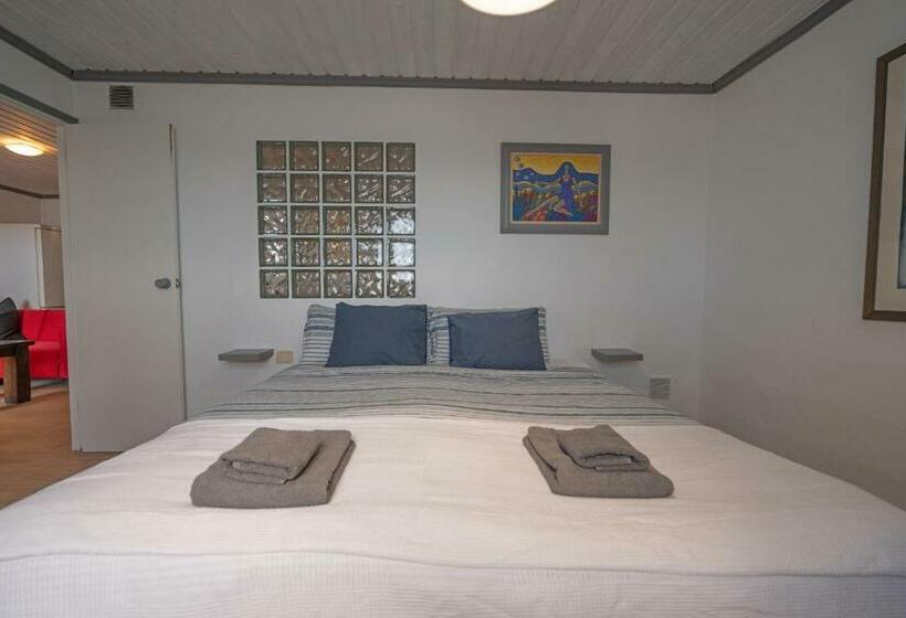 Front Line, Unbeatable Terrace 10m From The Sea