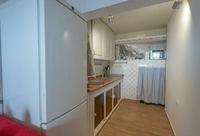 Front Line, Unbeatable Terrace 10m From The Sea