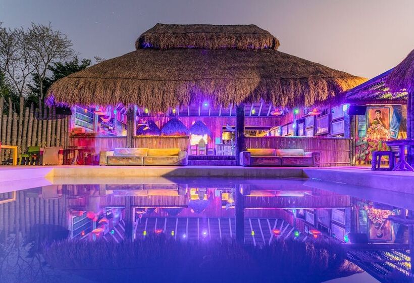 Otel Embajada Universal By La Eufemia Group