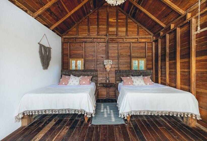 Otel Embajada Universal By La Eufemia Group