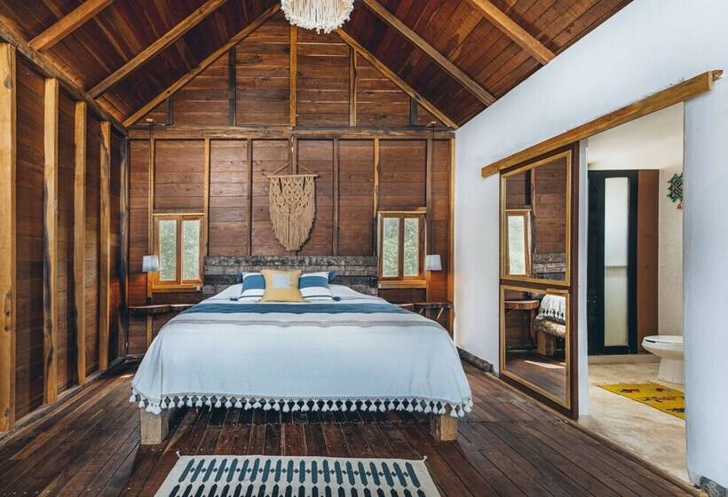 Otel Embajada Universal By La Eufemia Group