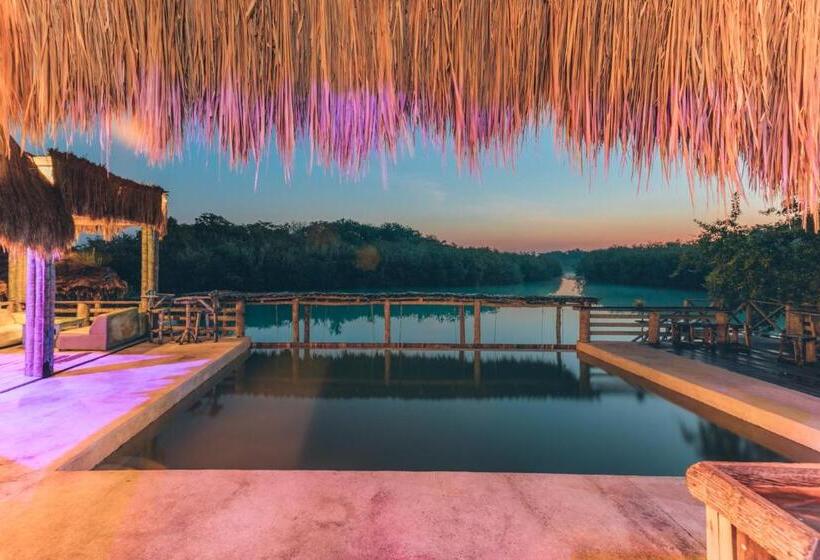 Otel Embajada Universal By La Eufemia Group