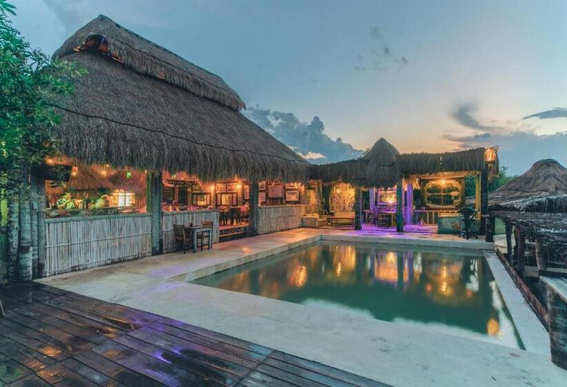 Otel Embajada Universal By La Eufemia Group