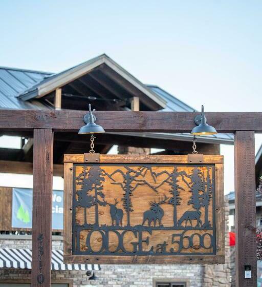 Отель Lodge At 5600
