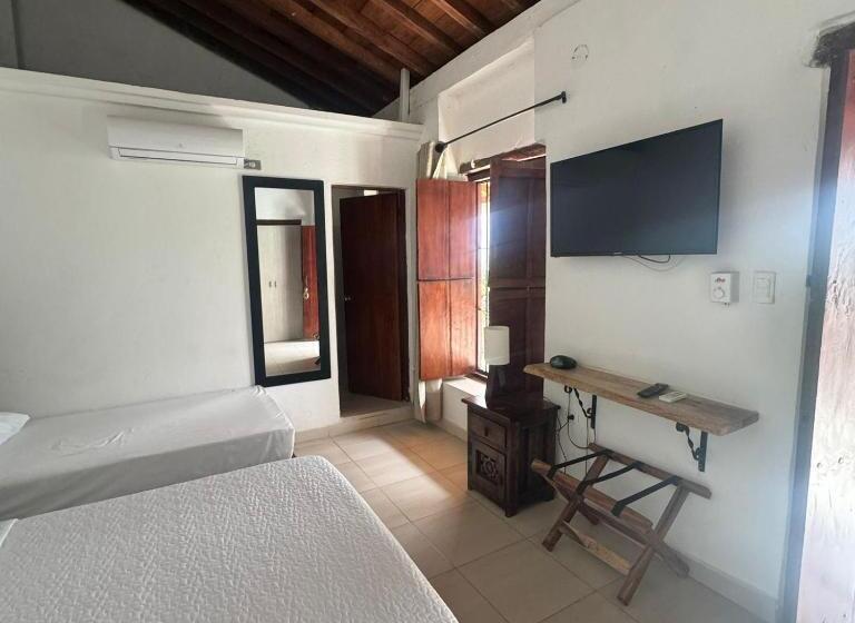 בית מלון כפרי Plaza Bolivar Mompox Ubicado En El Centro Histórico Con Parqueadero Interno