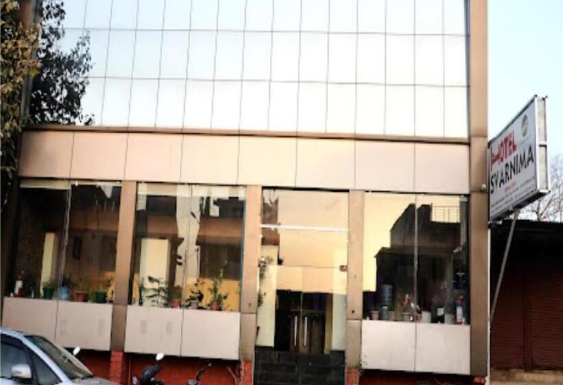 ホテル Svarnima By Wb Inn