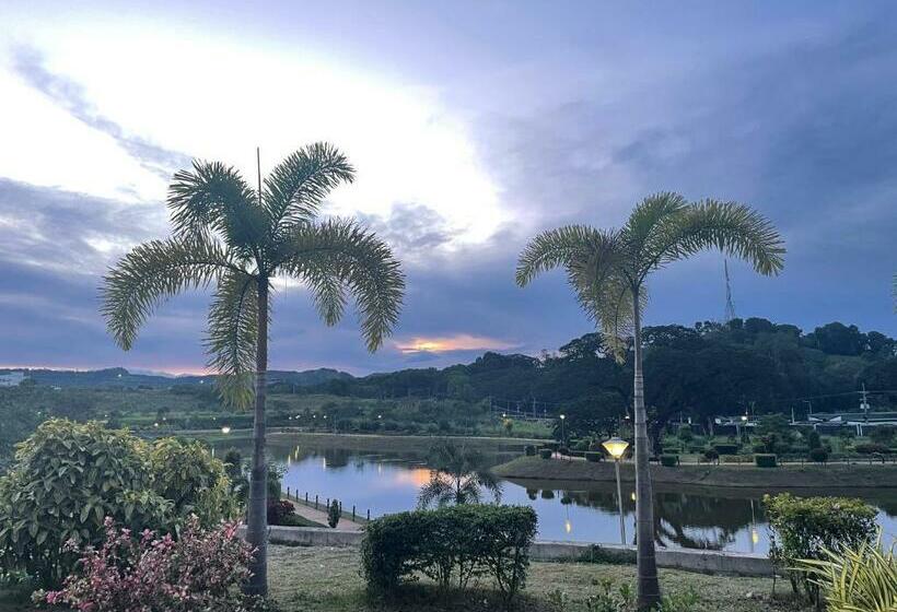 Luxury Condo In Clark Pampanga Beside Hilton Hotel And Casino