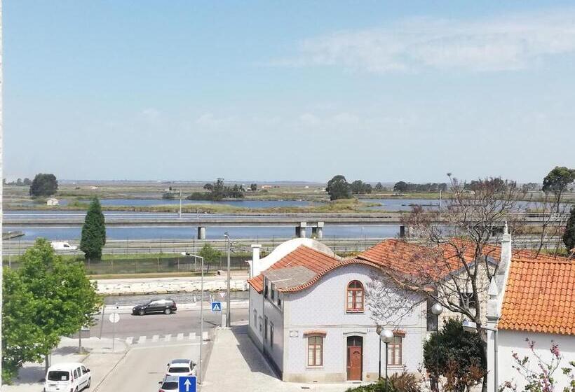 פנסיון Aveiro House