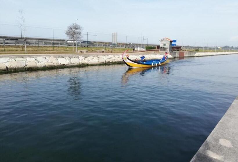 بنسيون Aveiro House