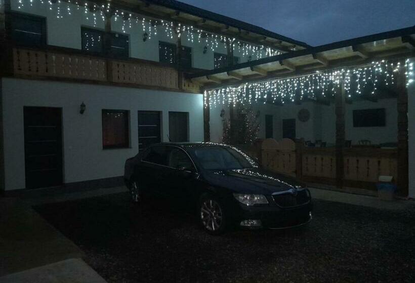 ペンション Casa De Lângă Pădure