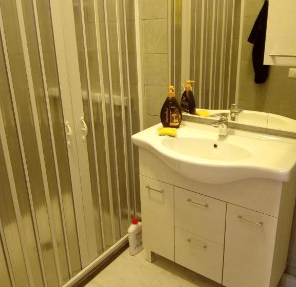 פנסיון Monolocaleoptional  C I R C E   Ragusa Centro Corso Italia