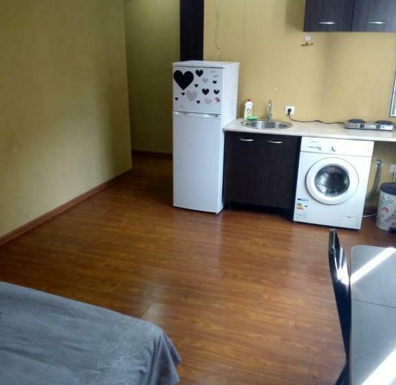 پانسیون Vake House