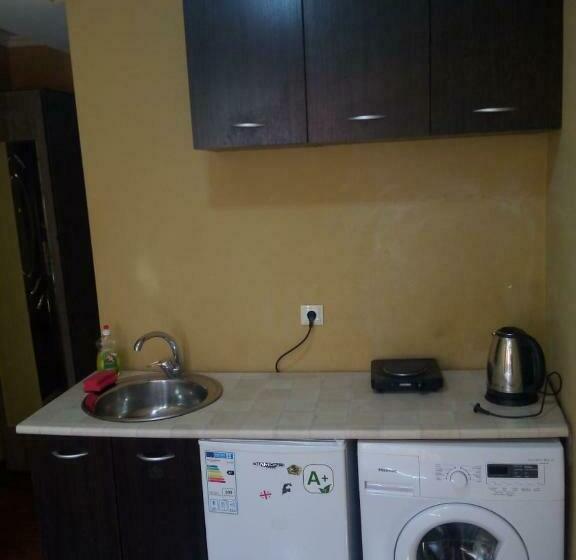 پانسیون Vake House