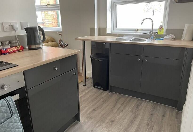 Character Town Centre ,1 Bed Flat, Boston