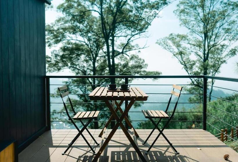 リゾートホテル Bobocabin Coban Rondo, Malang