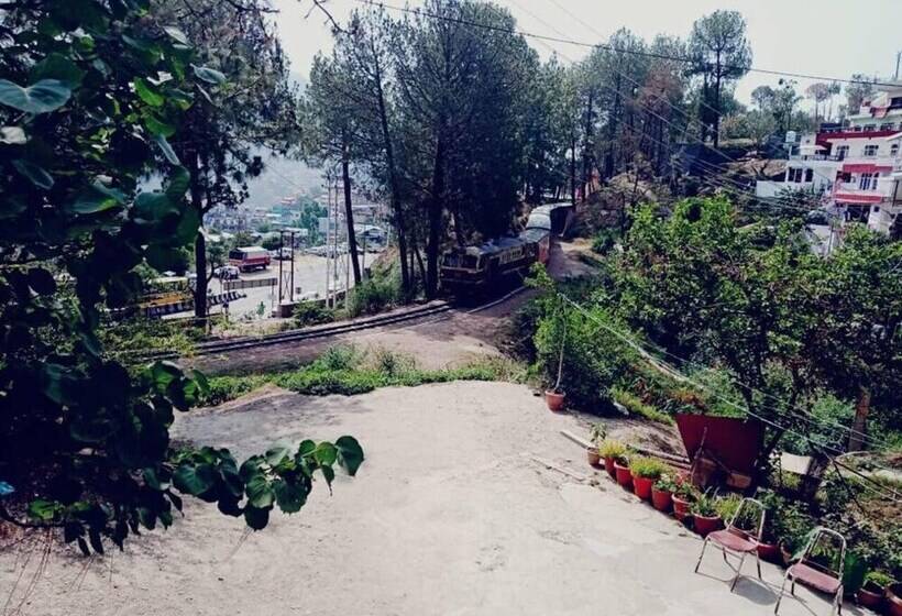 Cozy Solan Apartment With Stunning Views