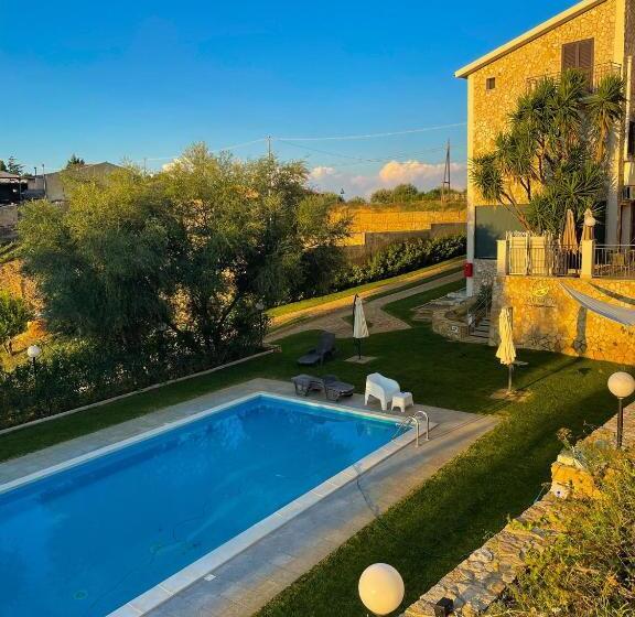 استراحتگاه Villa Aurora
