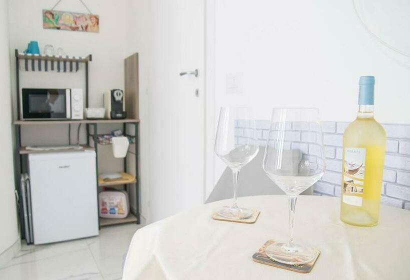 مبيت وإفطار White Bike Rooms