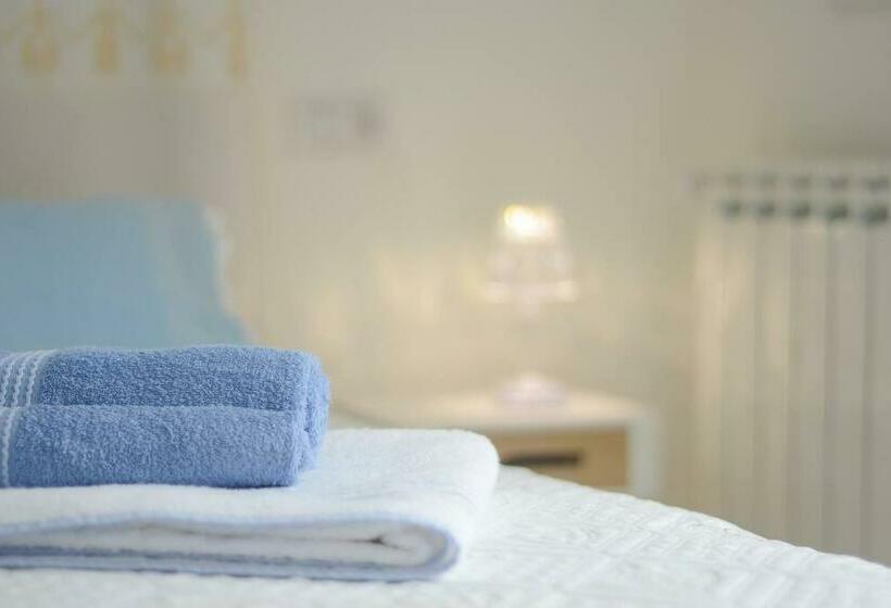 مبيت وإفطار White Bike Rooms