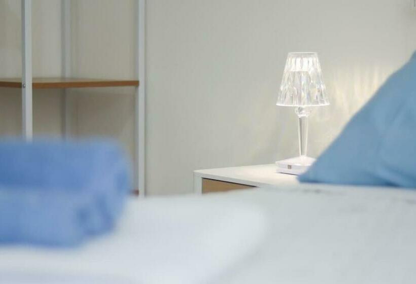 مبيت وإفطار White Bike Rooms