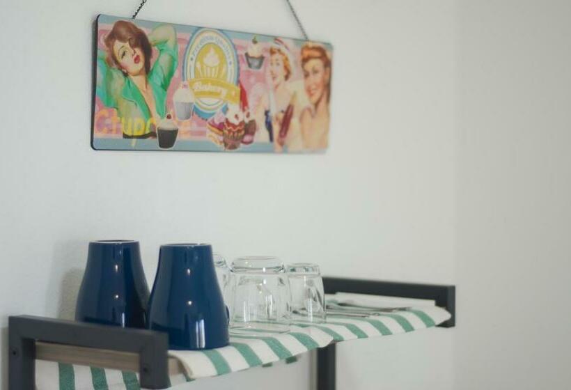 مبيت وإفطار White Bike Rooms