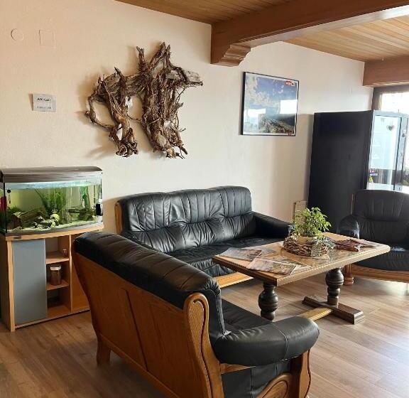 Bed and Breakfast Pension Steiner, Matrei Am Brenner !!no Late Check In,no Breakfast!!