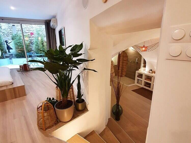 Bed and Breakfast Suite 6