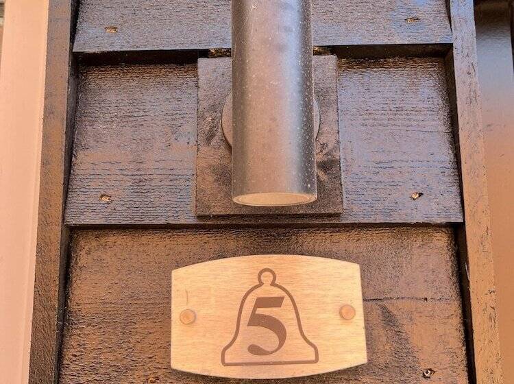 Bed and Breakfast The Lydden Bell