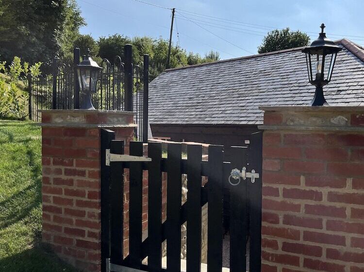 Bed and Breakfast The Lydden Bell