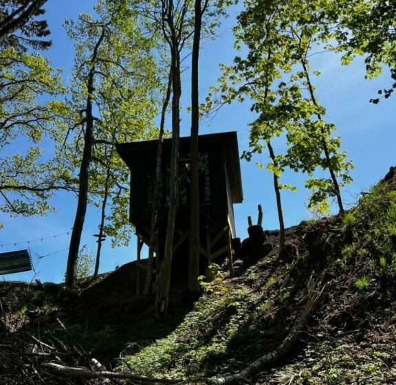 ベッドアンドブレックファースト Vättervy Glamping Med Tält Och Stugor