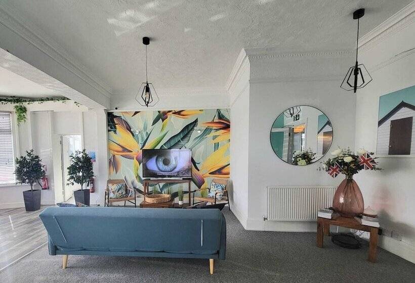 Beach Hotel Torbay B&b