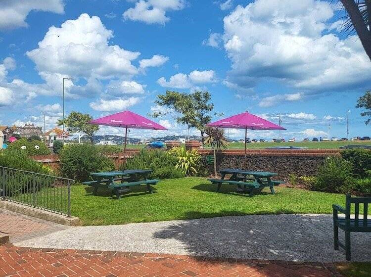 Beach Hotel Torbay B&b