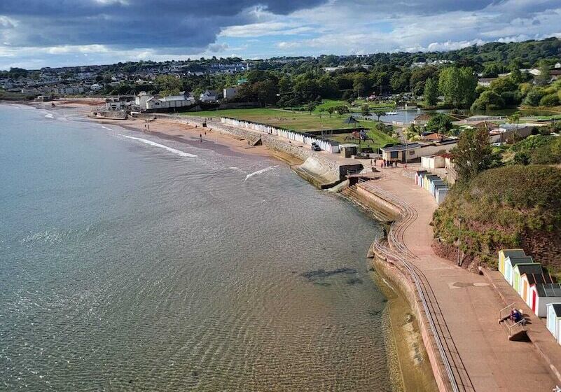 Beach Hotel Torbay B&b