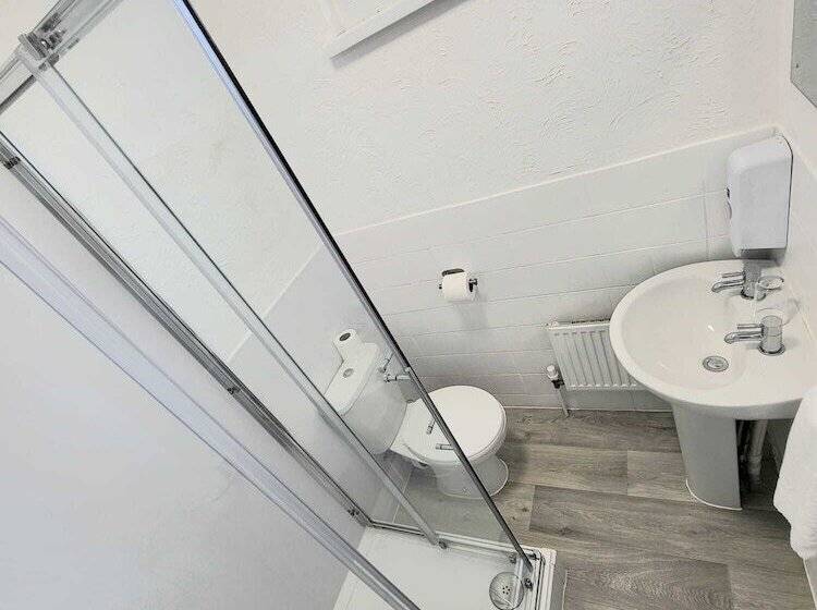 Beach Hotel Torbay B&b