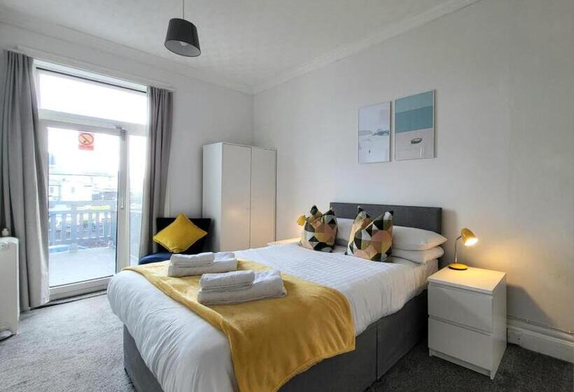 Beach Hotel Torbay B&b