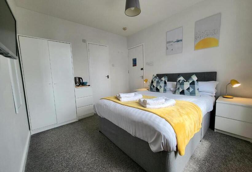 Beach Hotel Torbay B&b