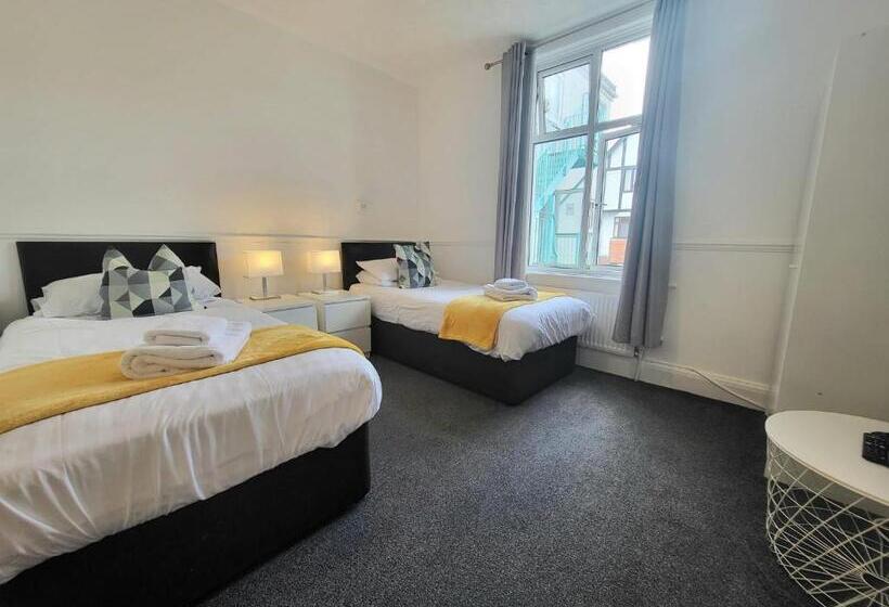 Beach Hotel Torbay B&b