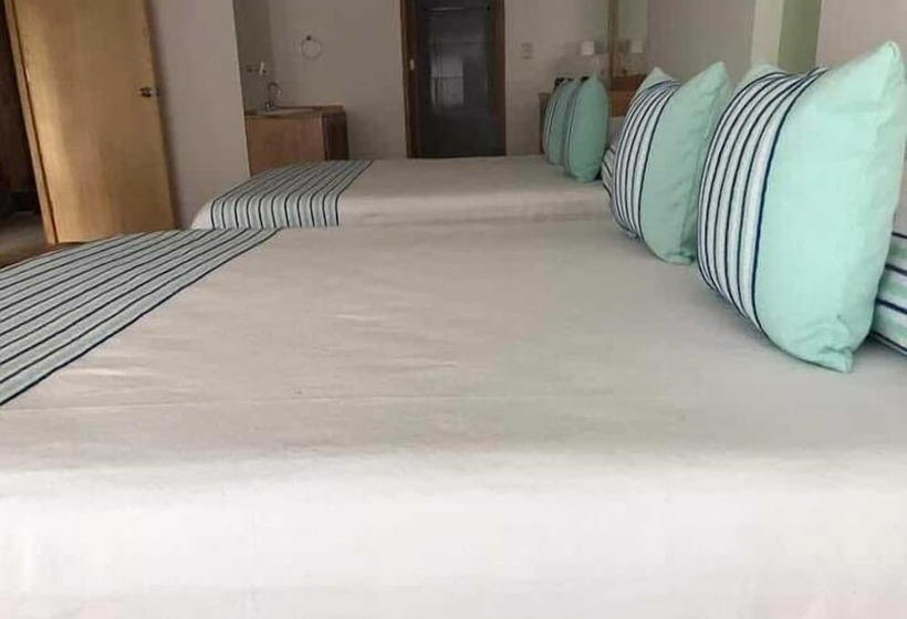 Отель Casa Amelia Huatulco